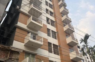 2200 SQFT Spacious Family Apartment