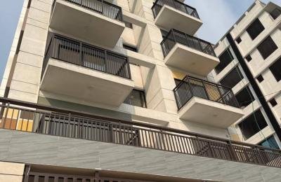 South Facing 1650 Sft Metro View Ready Apartment For Sale